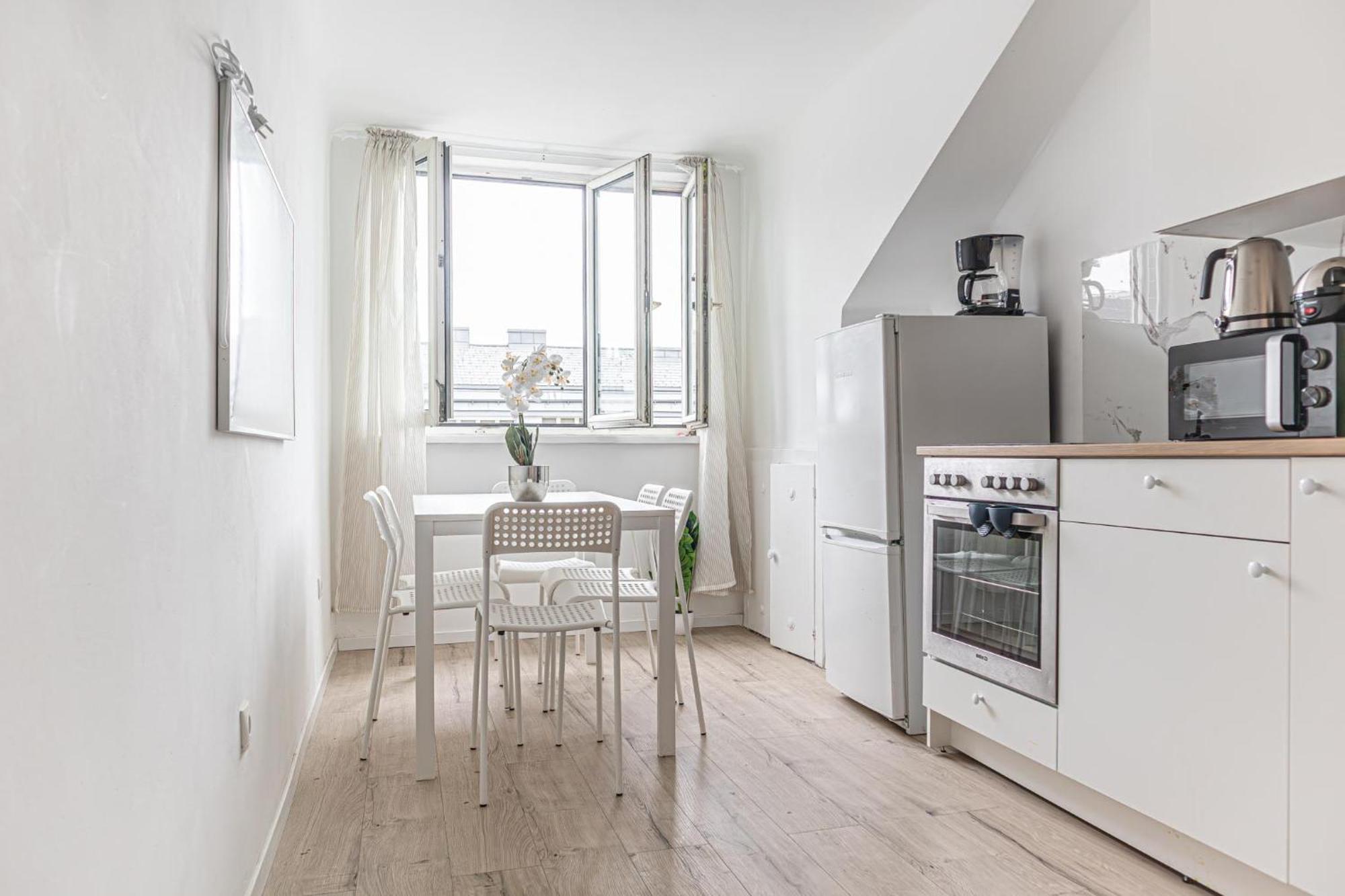 Convenient 2Br Apt. Near U6 Station Am Schoepfwerk Viyana Dış mekan fotoğraf